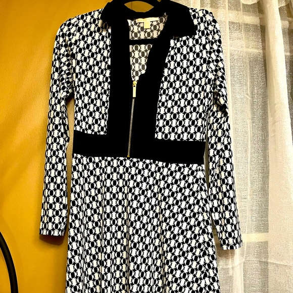 MICHAEL Michael Kors Dresses & Skirts - Michael Kors black and white size medium dress